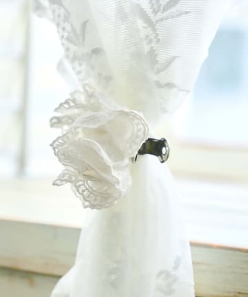 salut!(サリュ) ファブリックフラワーカーテンクリップ