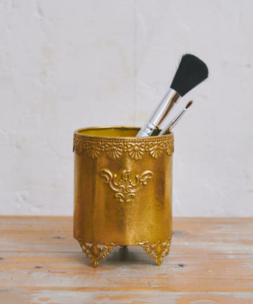 salut!(サリュ) 【Baroque -makeup room-】アンティークツールスタンド