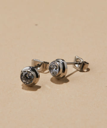 ear PAPILLONNER(イア パピヨネ) 金属アレルギー対応ステンレスキュービックピアス