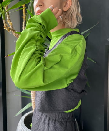袖シャーリングハイネックロンtee
