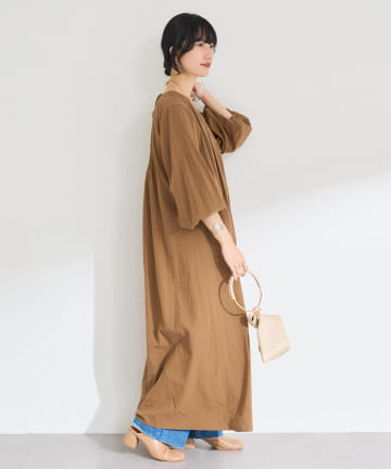 バックシャンボリュームドレス
