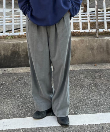 【WHIMSIC/サイズ展開あり】STRIPE TWO-TUCK SLACKS