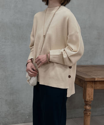 サイドボタンニット