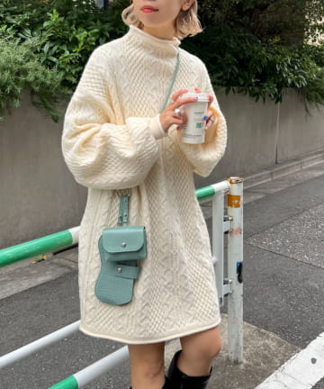 【ヒルナンデス 辻希美さん着用】バックオープンケーブルニットチュニックワンピ