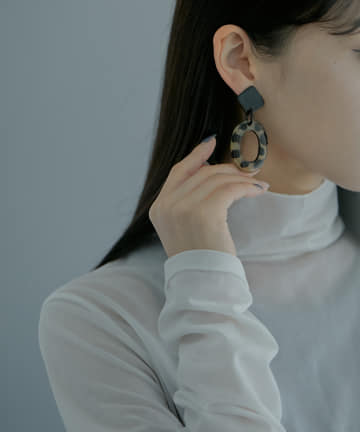 ear PAPILLONNER(イア パピヨネ) 《WEB限定》水牛角柄リングイヤリング
