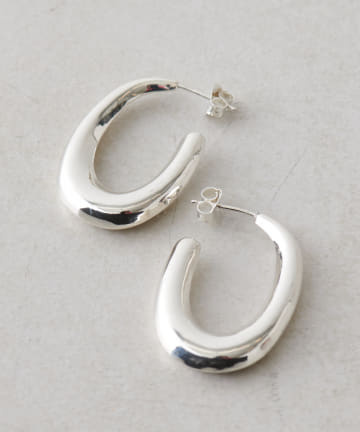 Jena espace merveilleux(ジェナ エスパスメルヴェイユ) シルバーカーブピアス