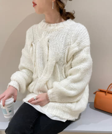 ケーブルニットプルオーバー