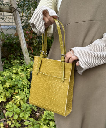 ベルトハンドルスクエアバッグ