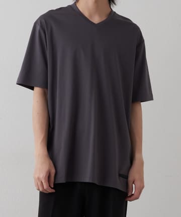 COLONY 2139(コロニー トゥーワンスリーナイン) スマート変形Vネック半袖Tシャツ
