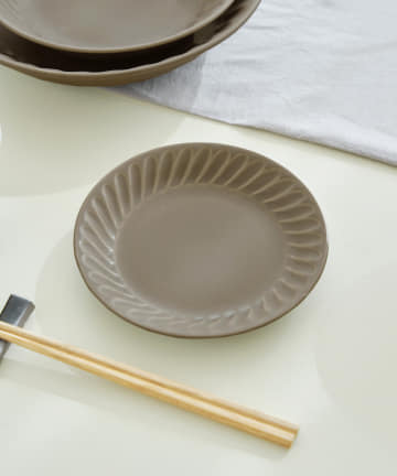 しのぎ平皿：16cm
