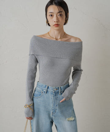 オフショルニット