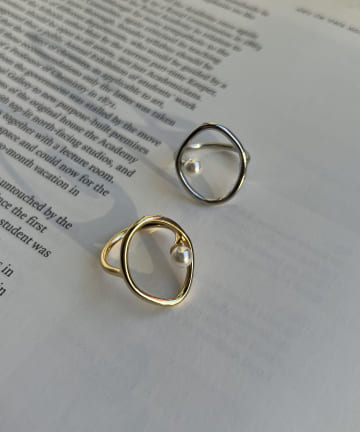 CAPRICIEUX LE'MAGE(カプリシュレマージュ) 〈GOLDY/ゴールディ〉サークルパールリング