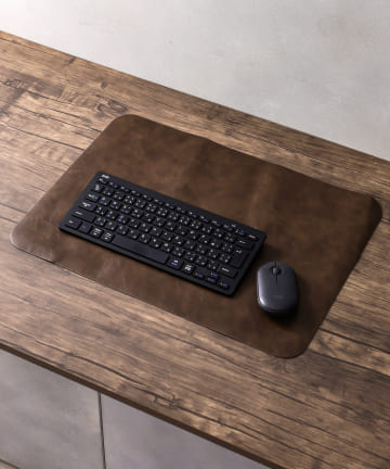 salut!(サリュ) フェイクレザーデスクマット