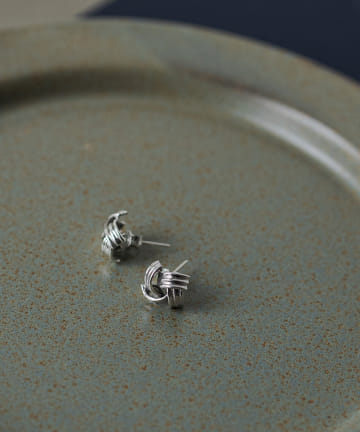 【Nina&Jule/ニナエジュール】KNOTピアス