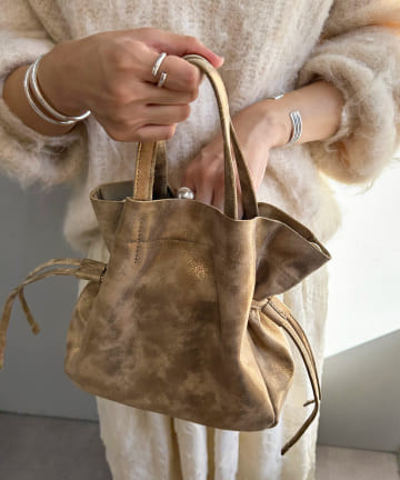 レザー巾着ショルダーバッグ