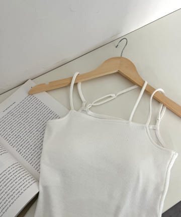 prose verse(プロズヴェール) アシメストラップカップ付きキャミ