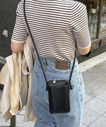 CPCM(シーピーシーエム) フェイクレザージップモバイルショルダー