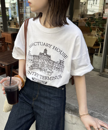 DISCOAT(ディスコート) 【ユニセックス】《WEB限定》モチーフ刺繍ロゴTシャツ