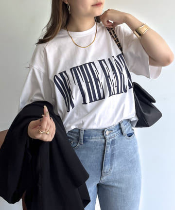 ロゴプリントラウンドヘムTシャツ