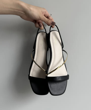 GOLDデザインフラットサンダル