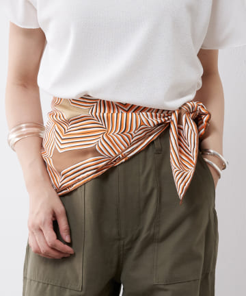 幾何学プリントスカーフ