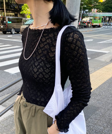 バックシャンレースカットソー