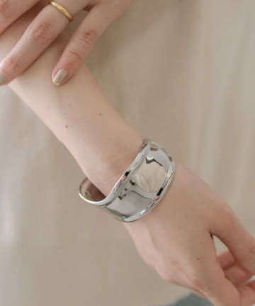 [Eau]wide bangle