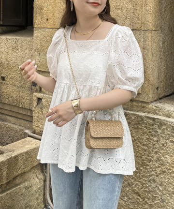 prose verse(プロズヴェール) スクエアパフコットンレースペプラムブラウス