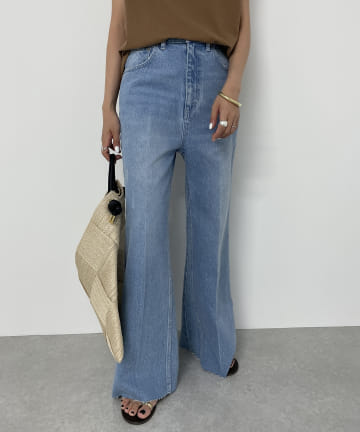 フレアデニムパンツ