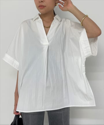 半袖スキッパーシャツ