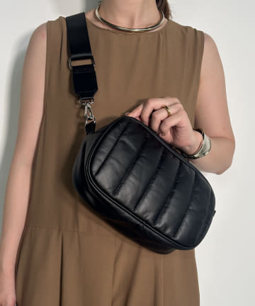 Jena　espace merveilleux(ジェナ　エスパスメルヴェイユ) ボンディングステッチボディバッグ