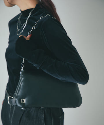 un dix cors(アンディコール) LE VERNIS/PUFFER SQUARE BAG