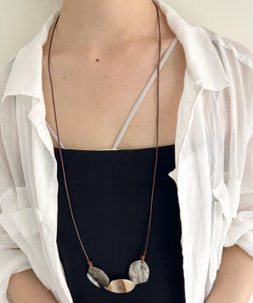 【WEB限定】レザーコード×プレートネックレス