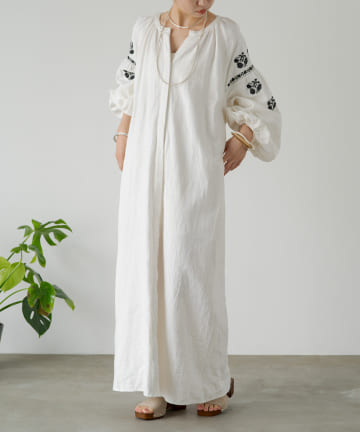 Omekashi(オメカシ) 【夏の主役アイテム】刺繍ワンピース