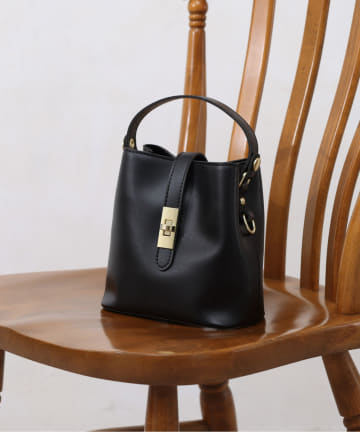 Chez toi(シェトワ) ゴールド金具ショルダーBAG