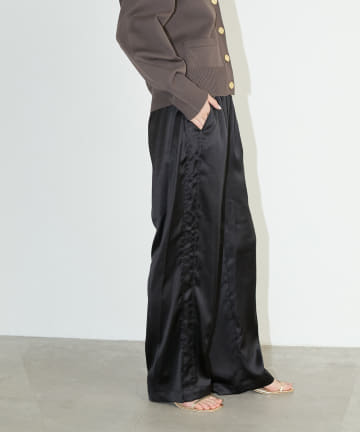 LARUTA(ラルータ) ラインサテンイージーパンツ