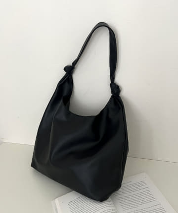 ワンショルダートートバッグ