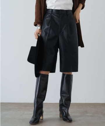 フェイクレザーハーフパンツ