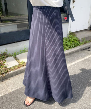 ピンストライプフレアスカート