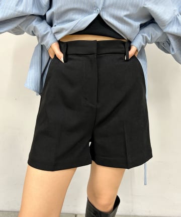 センタープレスショートパンツ