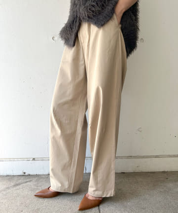 カーブシルエットチノパンツ