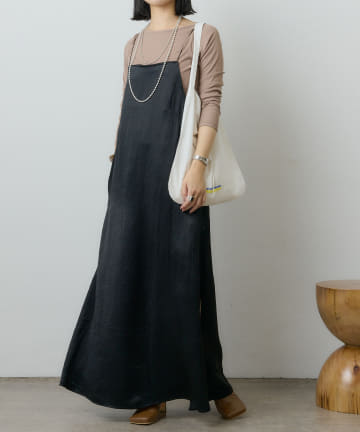 サテンキャミドレス