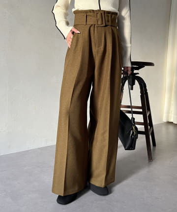 Thevon(ゼヴォン) ベルト付き起毛ハイウエストタックパンツ