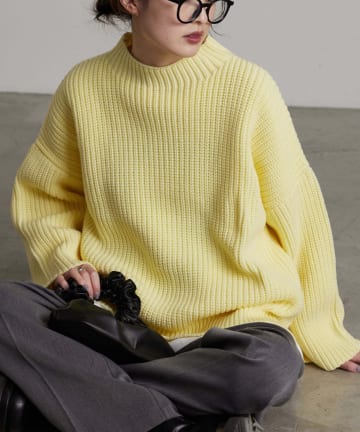 【willow】片畦ハイネック手編みライクオーバーニット