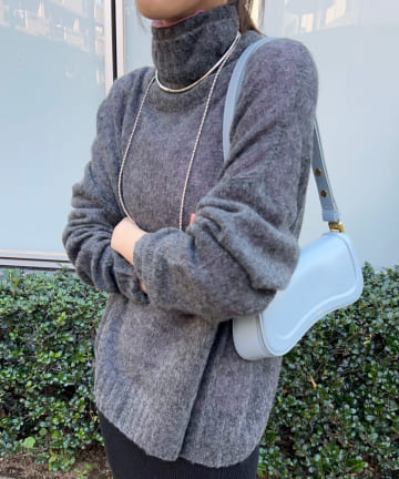 シアーハイネックニット