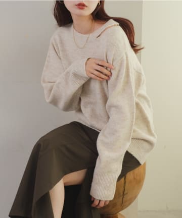 *B 肩あきニット