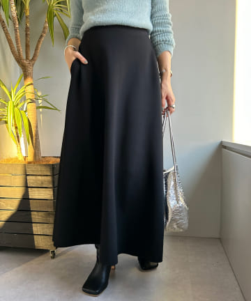 ポンチフレアロングスカート