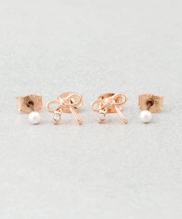 パールリボンピアス4個セット
