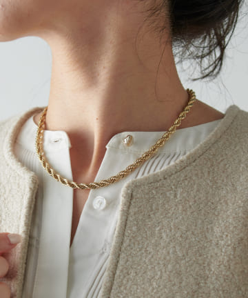 Jena　espace merveilleux(ジェナ　エスパスメルヴェイユ) ネジレショートネックレス