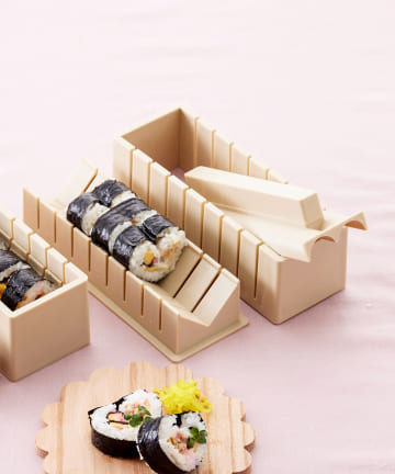 3COINS(スリーコインズ) 巻き寿司型ハート／お祝い寿司